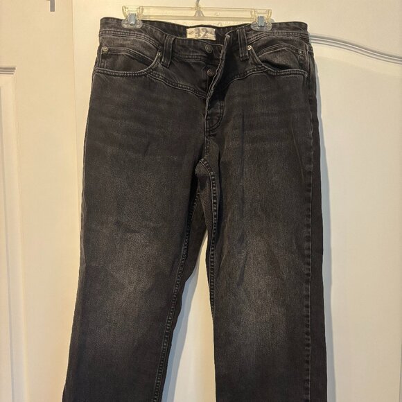 Free People We the Free Shelby Low-Rise Boyfriend Jeans Backseat Black Size 32 - Picture 3 of 4